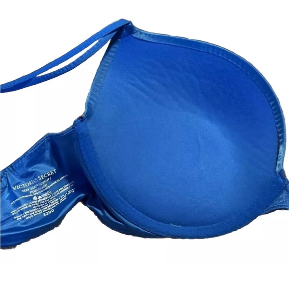 Victoria’s Secret Very Sexy Push Up Bra - Picture 3 of 3